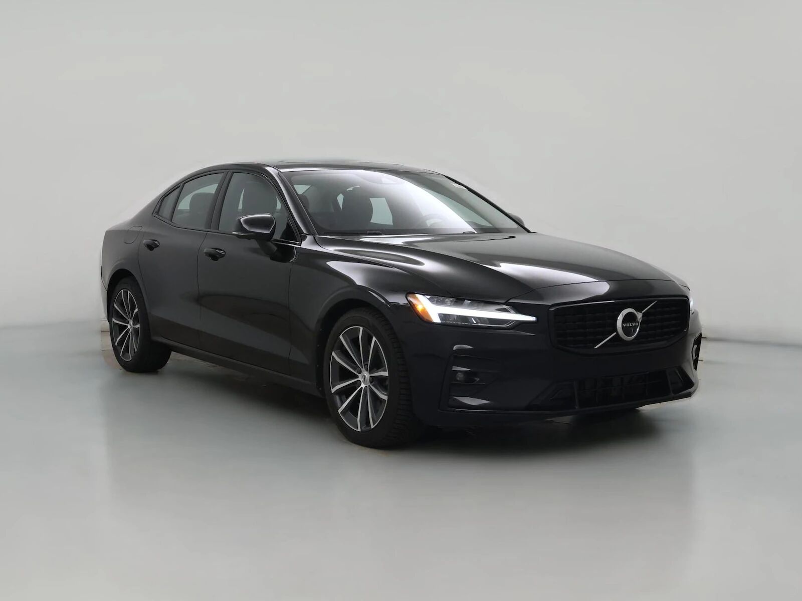 2022 VOLVO S60