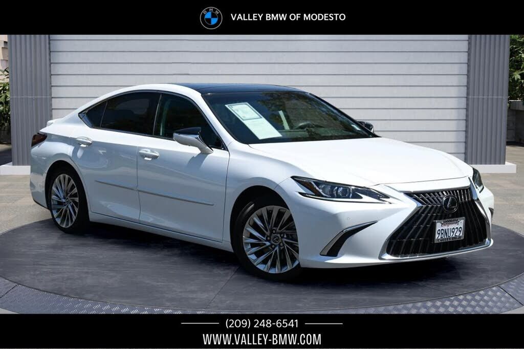 2022 LEXUS ES