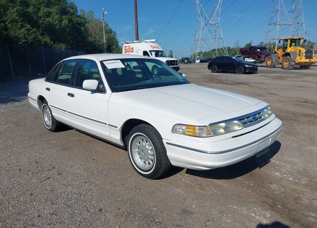 1997 FORD Crown Victoria