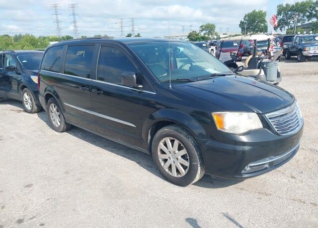2014 CHRYSLER Town and Country