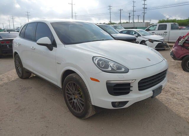 2017 PORSCHE Cayenne
