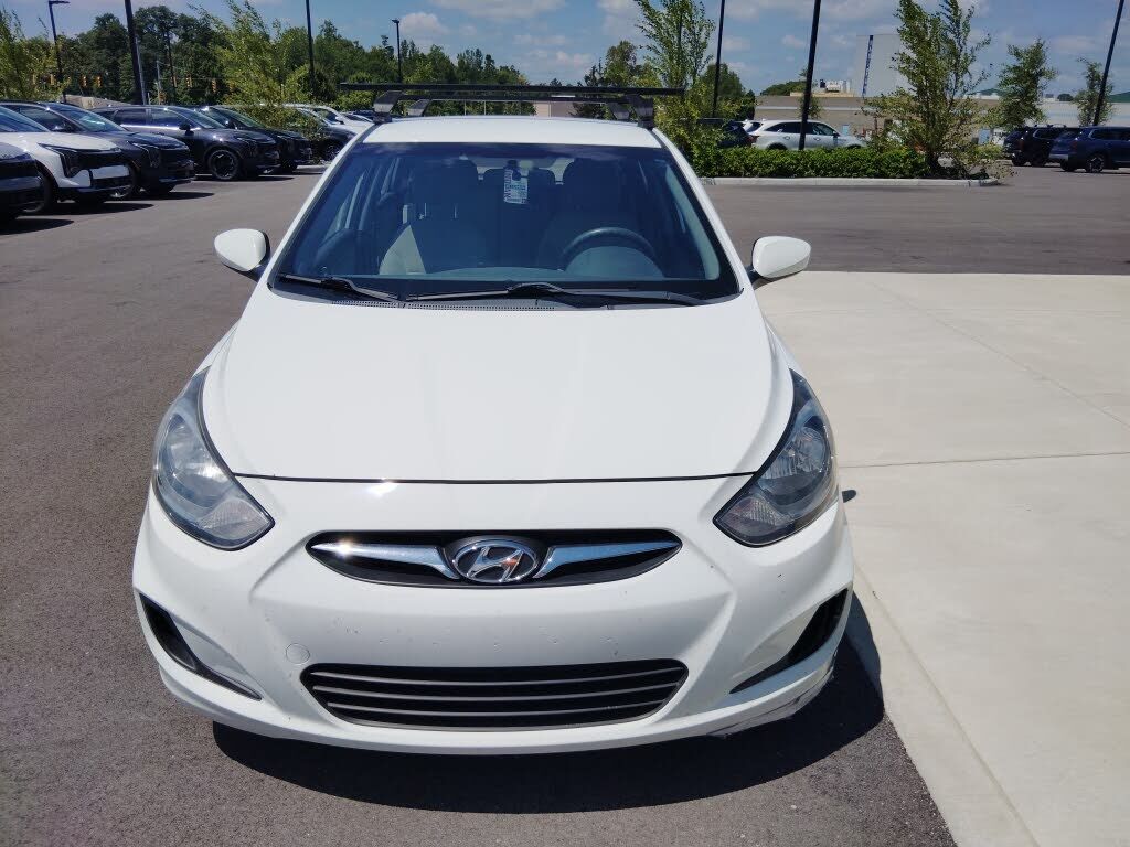 2013 HYUNDAI Accent