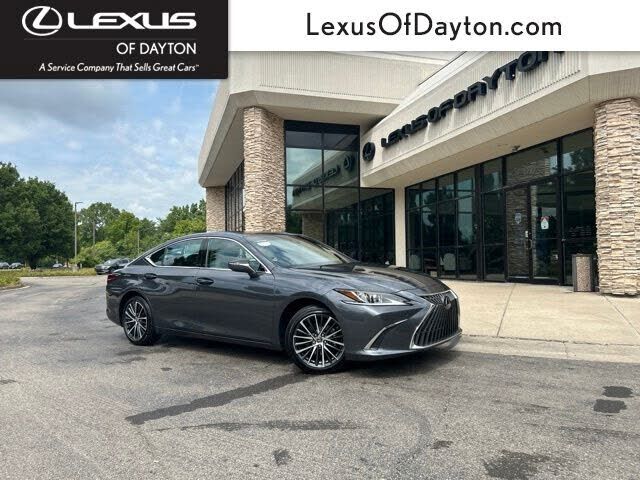 2025 LEXUS ES