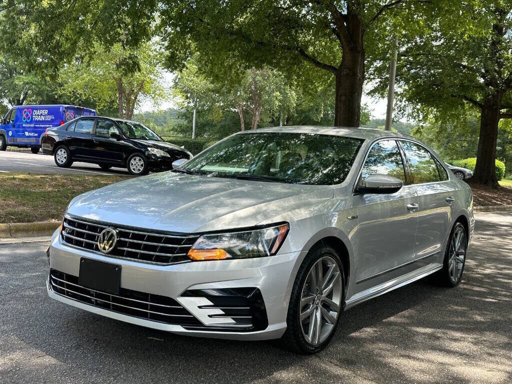 2017 VOLKSWAGEN Passat