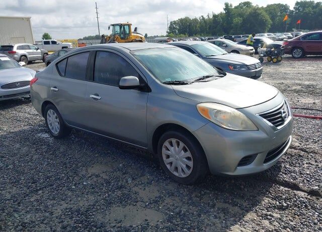 2013 NISSAN Versa