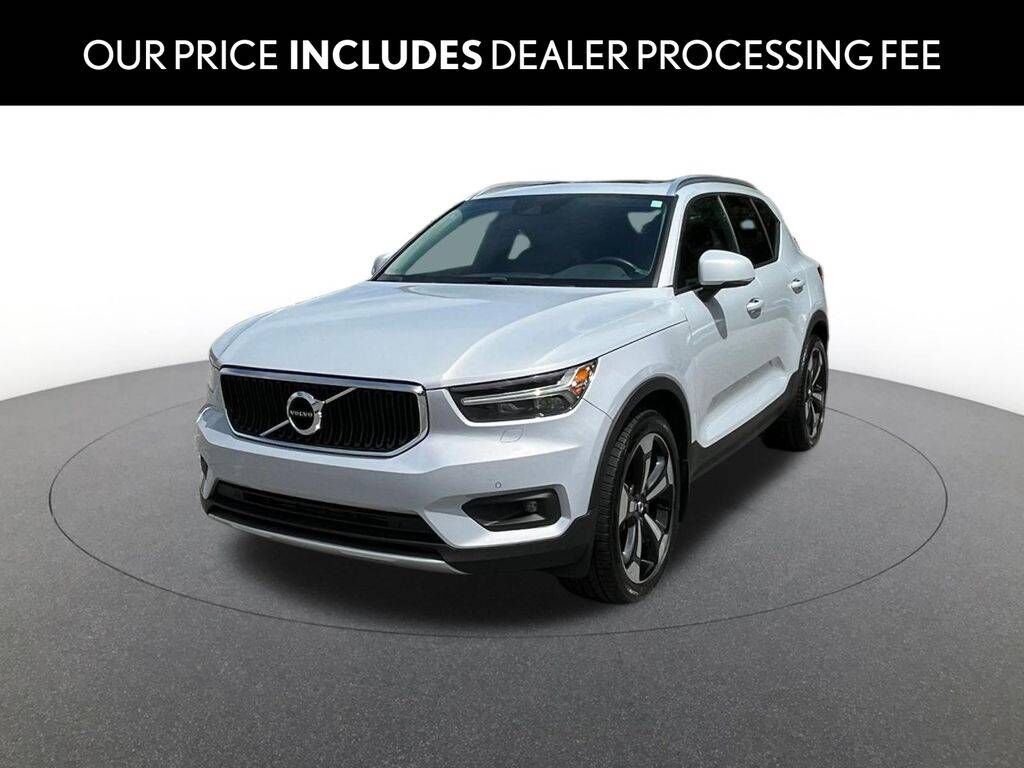 2022 VOLVO XC40