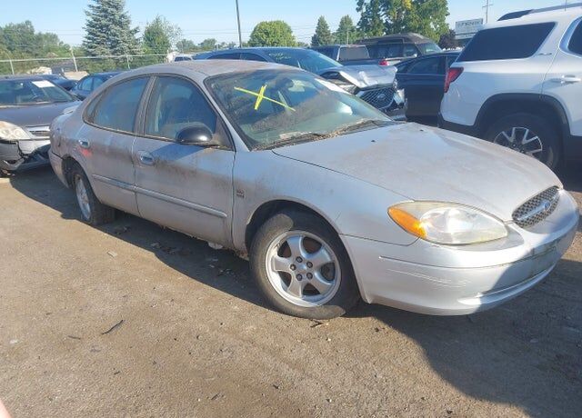 2004 FORD Taurus