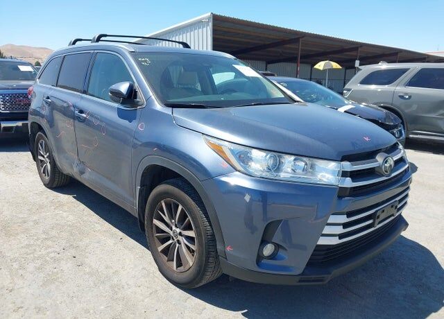 2018 TOYOTA Highlander