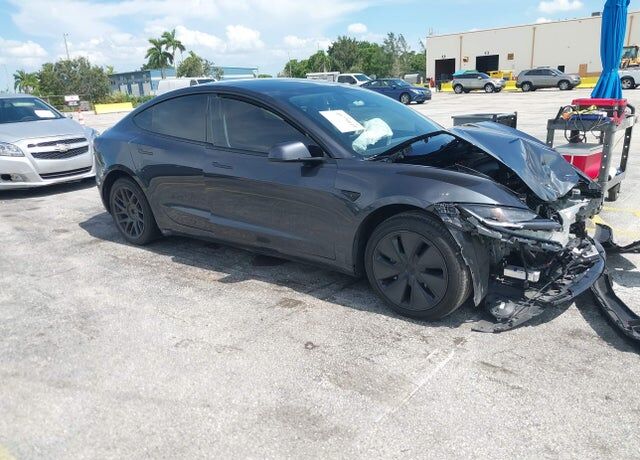 2025 TESLA Model 3