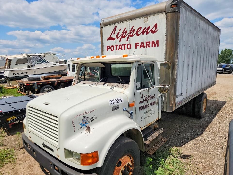 1999 INTERNATIONAL 4900