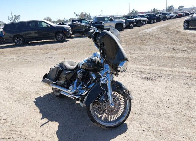 2011 HARLEY DAVIDSON Street Glide