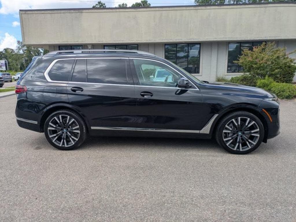 2023 BMW X7