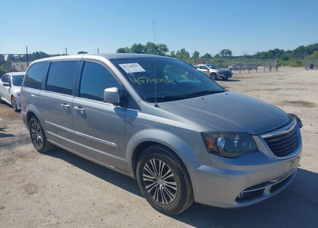 2014 CHRYSLER Town and Country