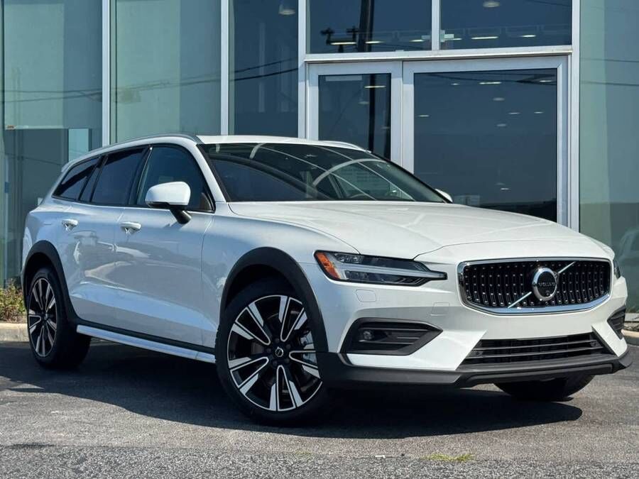 2026 VOLVO V60CC