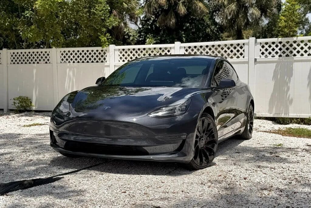2022 TESLA Model 3