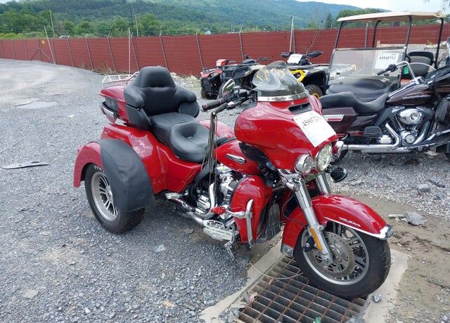 2021 HARLEY DAVIDSON FLHTCUTG / Tri Glide Ultra