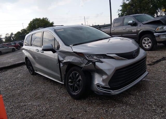 2022 TOYOTA Sienna