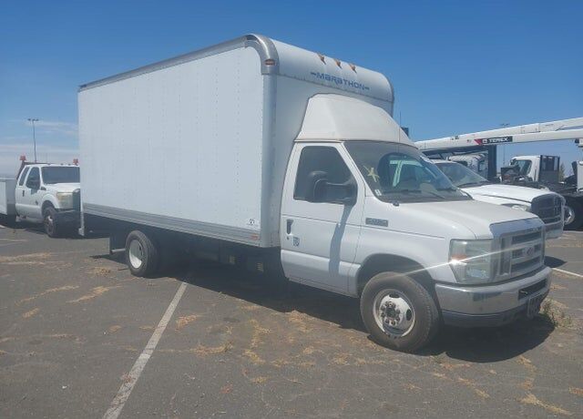 2010 FORD E-450