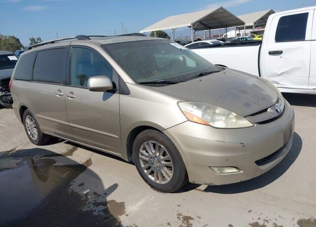 2009 TOYOTA Sienna