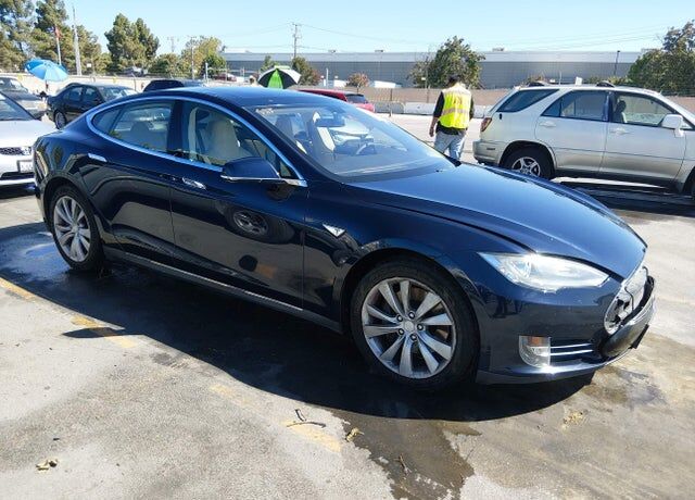 2014 TESLA Model S