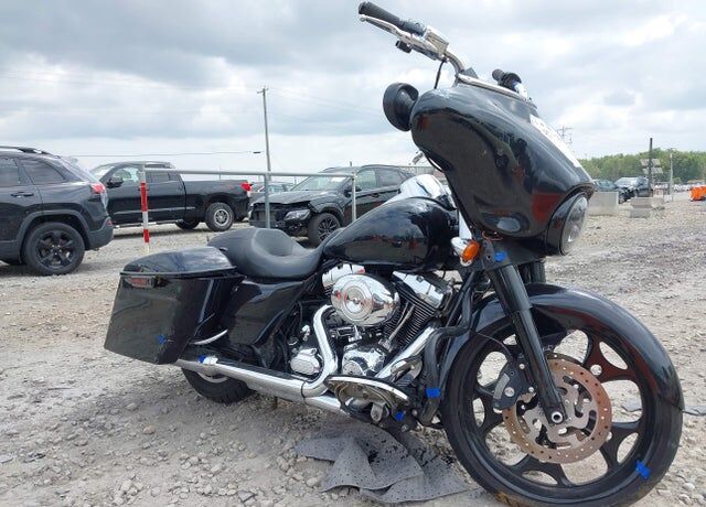 2013 HARLEY DAVIDSON Street Glide
