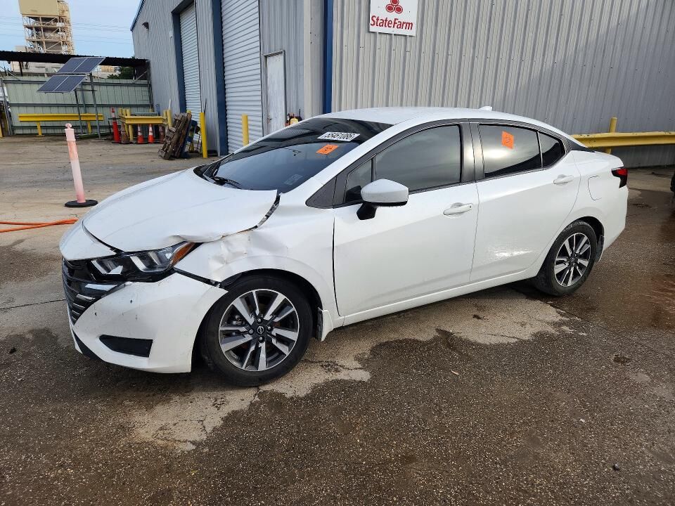 2024 NISSAN Versa
