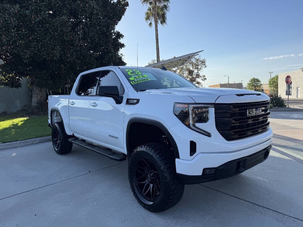 2023 GMC Sierra