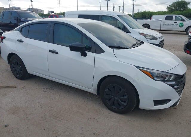 2025 NISSAN Versa
