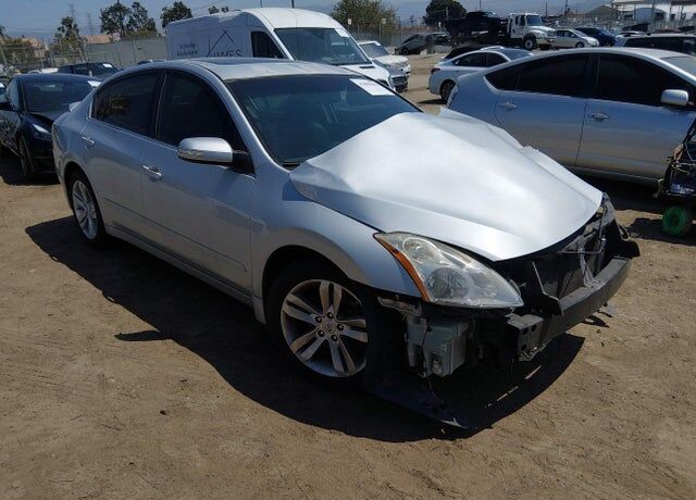 2012 NISSAN Altima