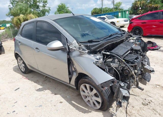 2011 MAZDA Mazda2