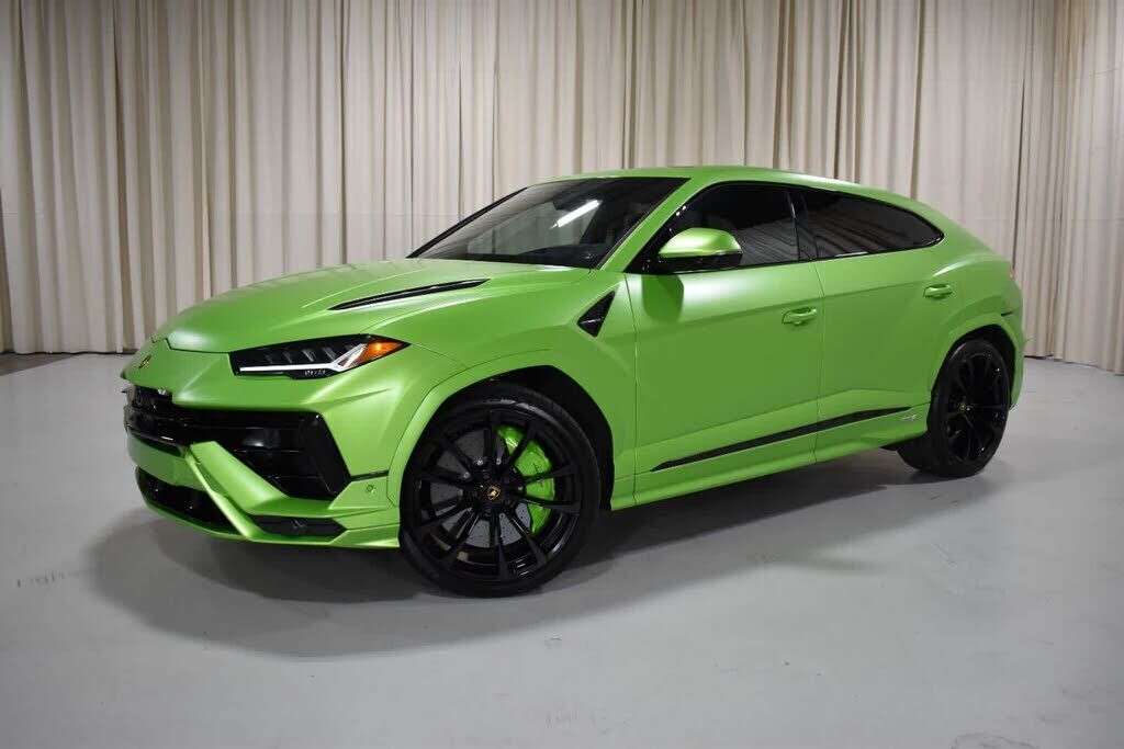 2024 LAMBORGHINI URUS