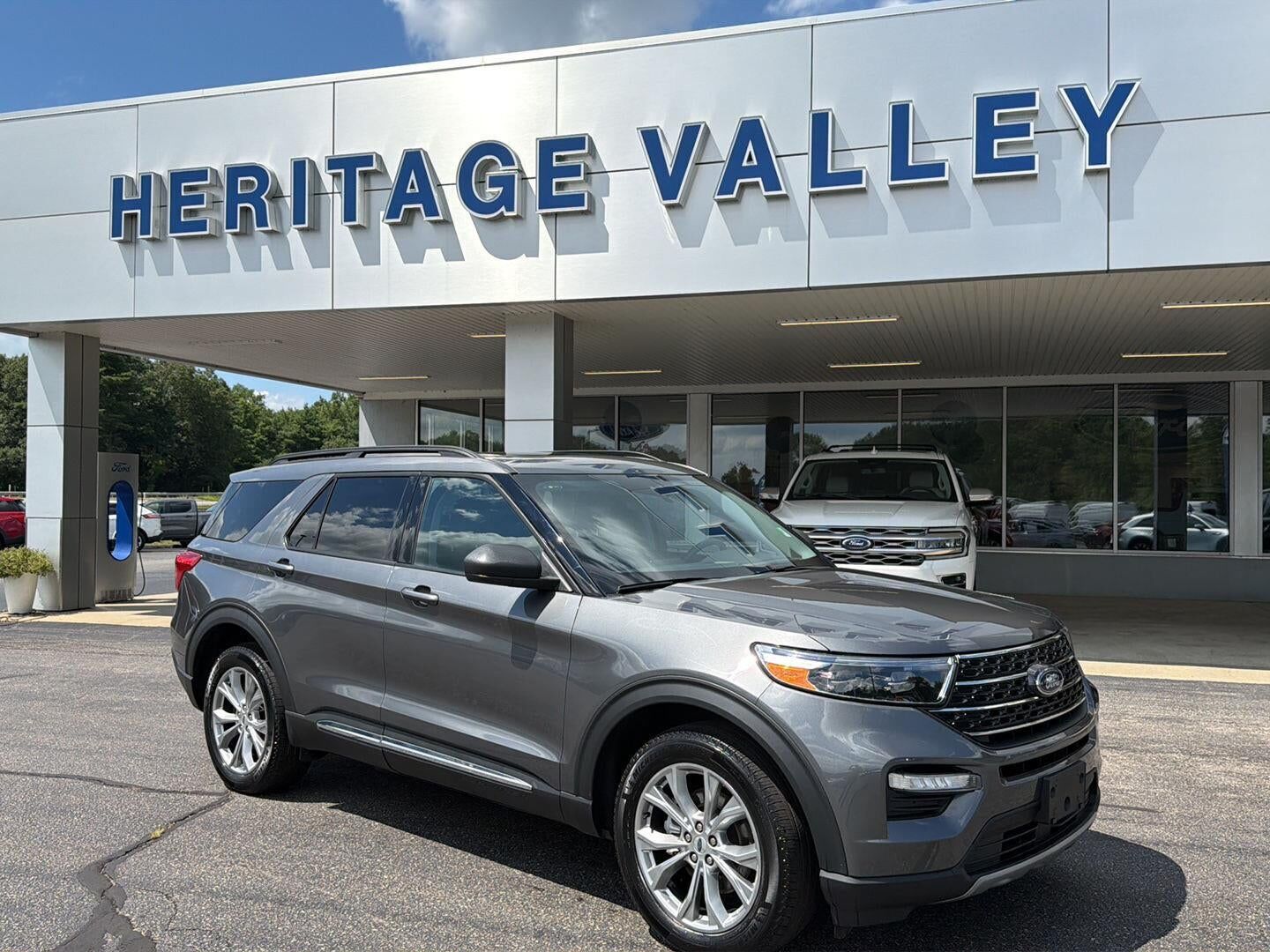 2023 FORD Explorer