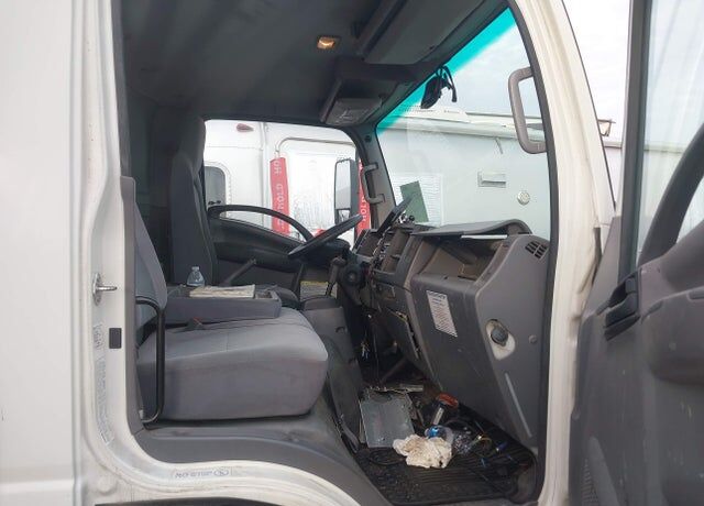 2017 ISUZU NQR/NRR