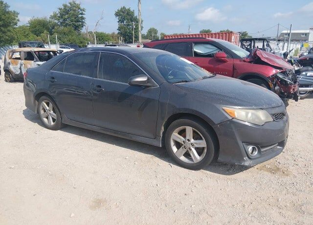 2013 TOYOTA Camry