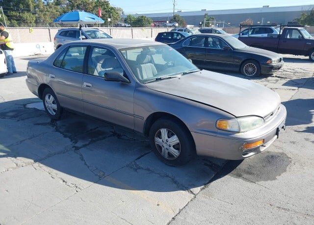 1996 TOYOTA Camry