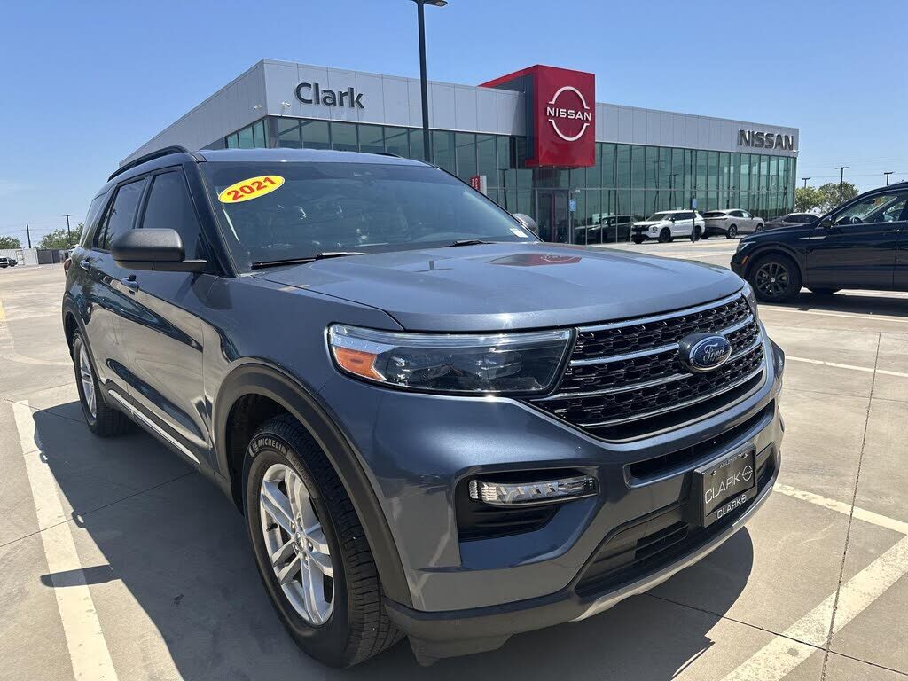 2021 FORD Explorer