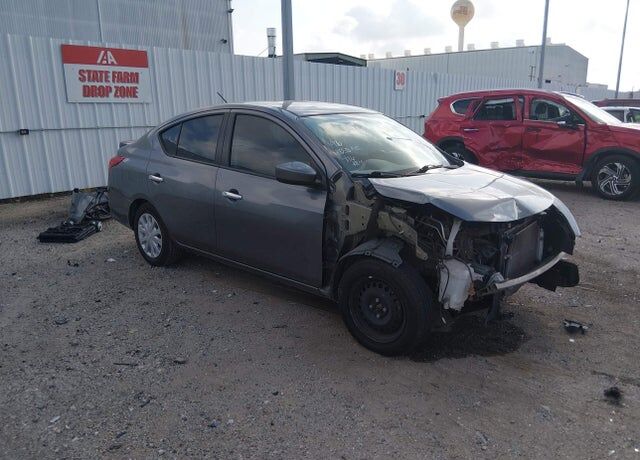 2019 NISSAN Versa