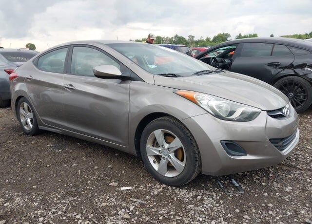 2011 HYUNDAI Elantra