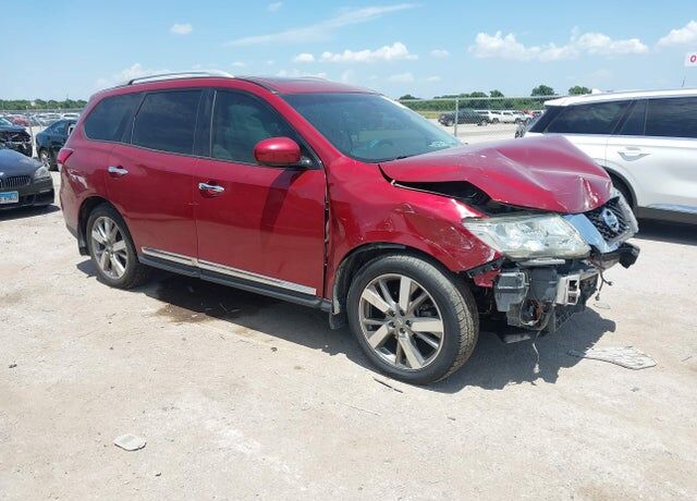 2015 NISSAN Pathfinder