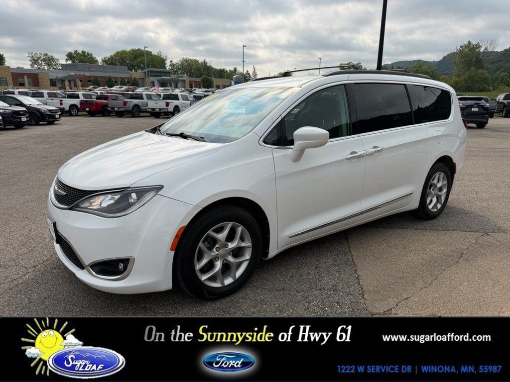 2017 CHRYSLER Pacifica