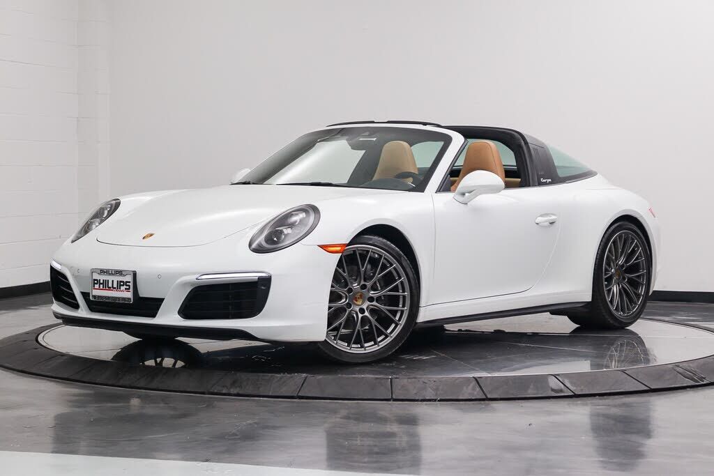 2019 PORSCHE 911