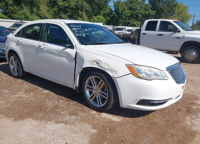 2012 CHRYSLER 200