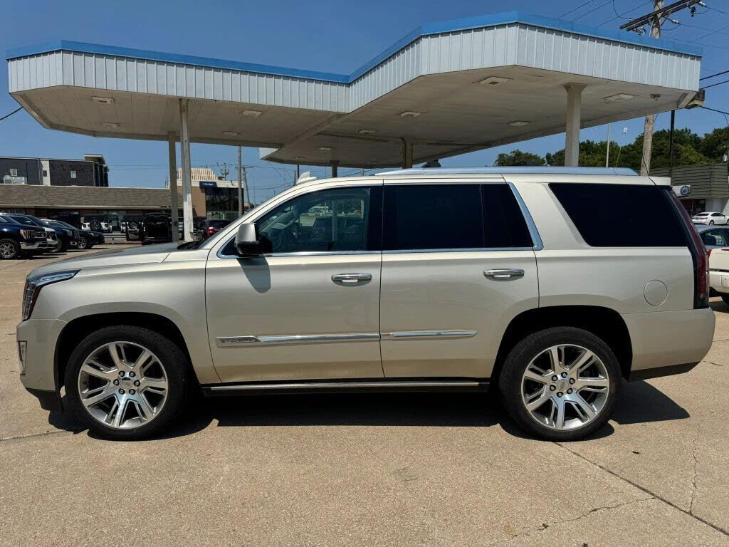 2016 CADILLAC Escalade