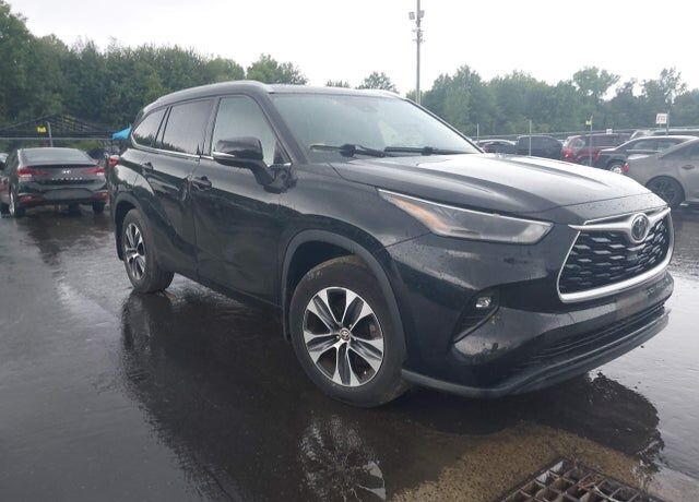 2021 TOYOTA Highlander