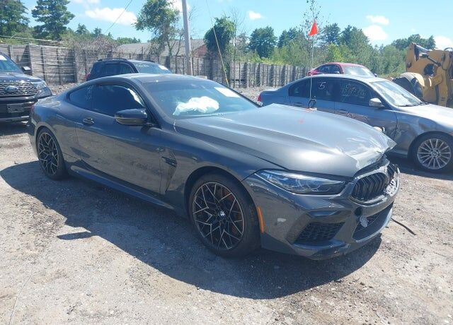 2022 BMW M8