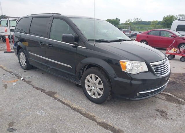 2016 CHRYSLER Town and Country