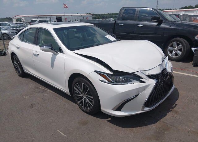 2022 LEXUS ES