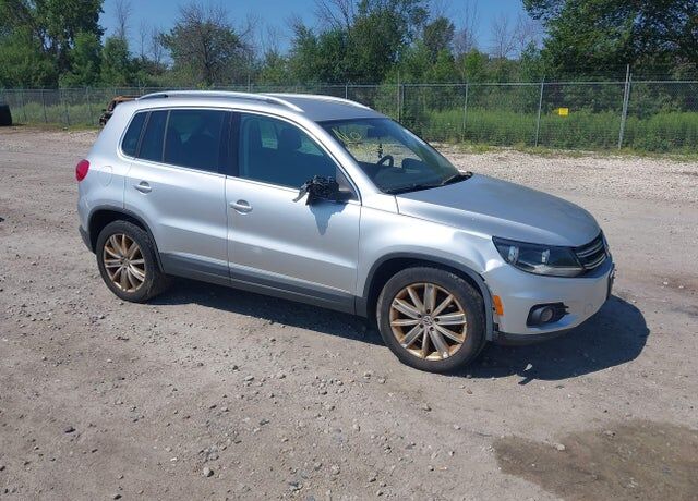 2012 VOLKSWAGEN Tiguan