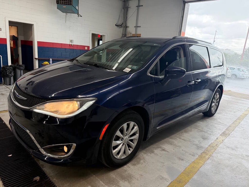 2019 CHRYSLER Pacifica