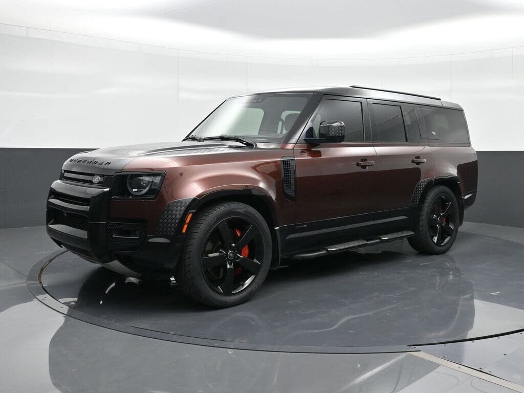 2023 LAND ROVER Defender